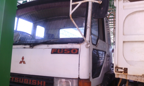 MITSUBISHI FN 527 M 2 เพลา 10 เกีบร์ หัวคัสซี