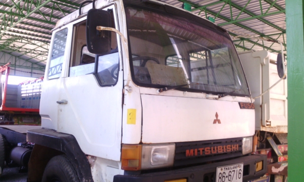 MITSUBISHI FN 527 M 2 เพลา 10 เกีบร์ หัวคัสซี