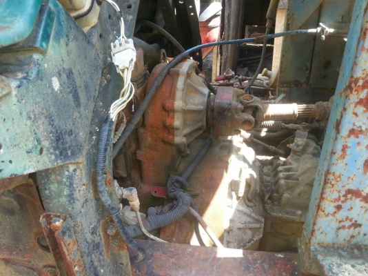 รถ6ลัอโม่ปูน 175แรง FRR12DA..เครื่อง6BG1 ยาง8.25 โม่ตรง ปั่นจากท้ายเครื่อง...