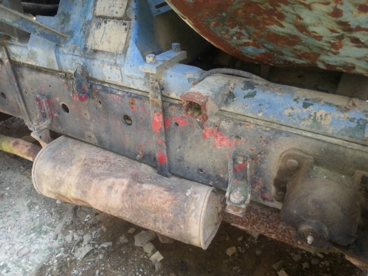 รถ6ลัอโม่ปูน 175แรง FRR12DA..เครื่อง6BG1 ยาง8.25 โม่ตรง ปั่นจากท้ายเครื่อง...