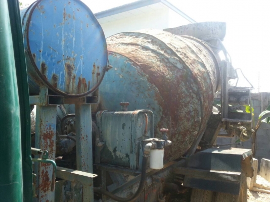 รถ6ลัอโม่ปูน 175แรง FRR12DA..เครื่อง6BG1 ยาง8.25 โม่ตรง ปั่นจากท้ายเครื่อง...