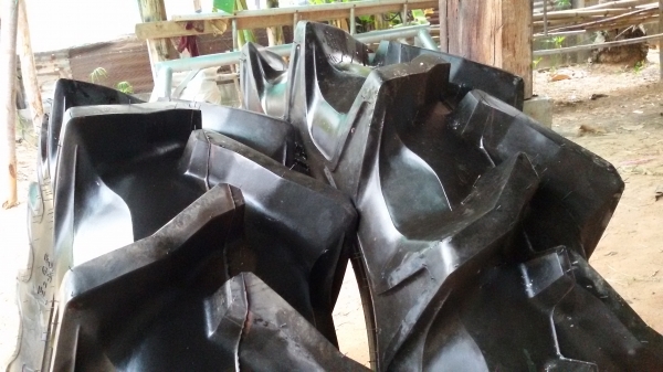 ยางรถไถ คูโบต้า ยันม่าร์ มีบริการส่งครับ