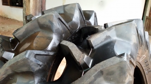 ยางรถไถ คูโบต้า ยันม่าร์ มีบริการส่งครับ