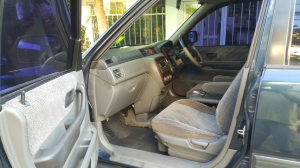 ขาย Hon da CRV ปี2000 แม็ก 5 รู เครื่อง เกียร์ดี แอร์เย็น ภายในสะอาด เบาะผ้า ลายไม้ ไฟฟ้าทั้งคัน จัดไฟแนนซ์ได้ เต็ม