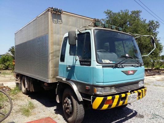 ขายรถ HINO GD174 ตู้บรรทุก เครื่อง EH700 168 แรงม้า  เครื่องดี คัสซีมีช่วงท้ายผุ เกียร์HO 6เกียร์เดินหน้า