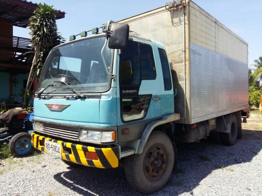 ขายรถ HINO GD174 ตู้บรรทุก เครื่อง EH700 168 แรงม้า  เครื่องดี คัสซีมีช่วงท้ายผุ เกียร์HO 6เกียร์เดินหน้า