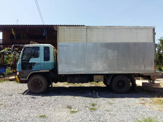 ขายรถ HINO GD174 ตู้บรรทุก เครื่อง EH700 168 แรงม้า  เครื่องดี คัสซีมีช่วงท้ายผุ เกียร์HO 6เกียร์เดินหน้า