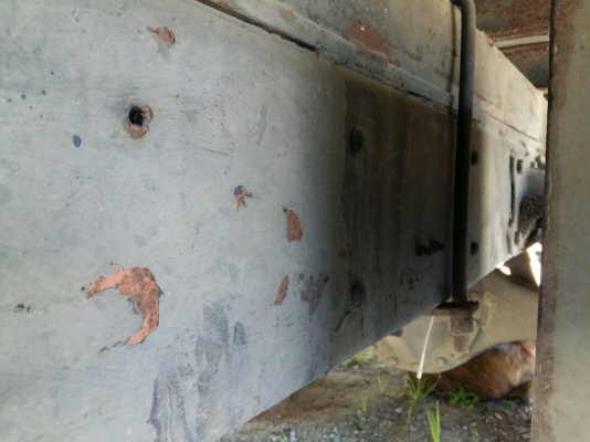 ขายรถ HINO GD174 ตู้บรรทุก เครื่อง EH700 168 แรงม้า  เครื่องดี คัสซีมีช่วงท้ายผุ เกียร์HO 6เกียร์เดินหน้า