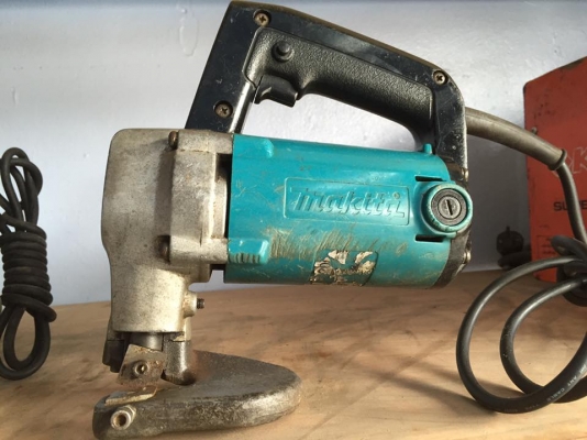 ขายเลื่อยตัดโลหะ MAKITA js3200 มือสองครับ