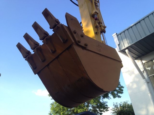 ขายรถขุดล้อยาง KOMATSU PW130-7K สภาพสวยพร้อมใช้ นำเข้าจากต่างประเทศ ติดต่อ อำพล 090-9694506, 080-3031241