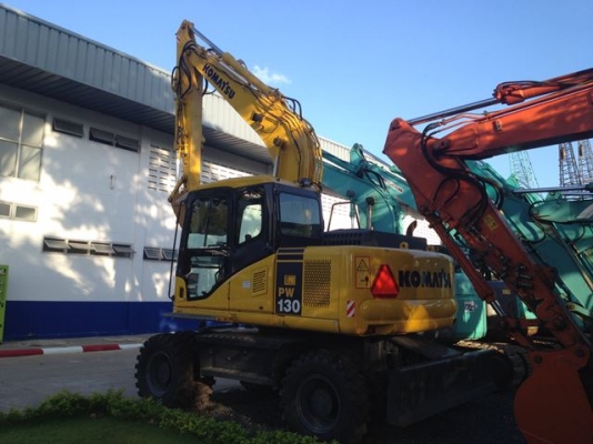 ขายรถขุดล้อยาง KOMATSU PW130-7K สภาพสวยพร้อมใช้ นำเข้าจากต่างประเทศ ติดต่อ อำพล 090-9694506, 080-3031241