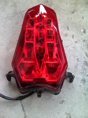 ไฟท้ายแต่งสปอร์ไบค์ราคา 300 บาท เป็น LED