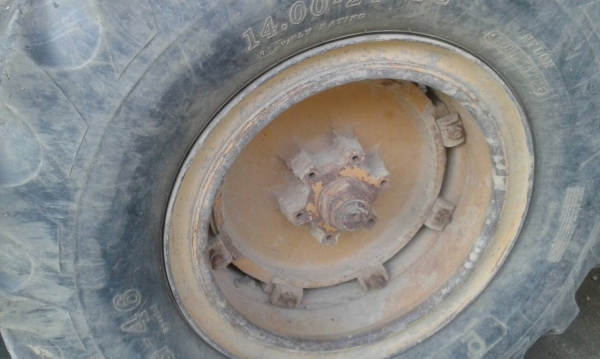 รถเกรด GALlON  850    สนใจติดต่อ  081 - 6079515