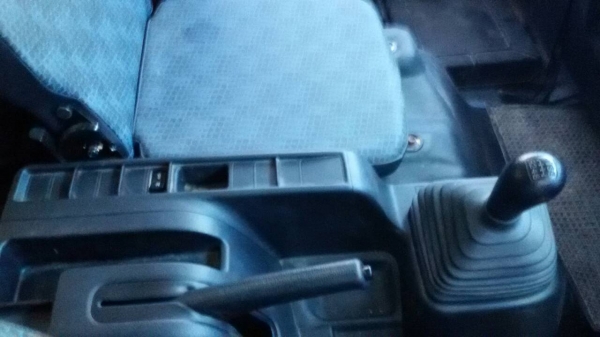 รถฮีโน่ 6 ล้อ FG8J  220 แรงม้า.  ( * รถวิ่ง 12,xxx กว่า กม. )    สนใจติดต่อ  081 - 6079515