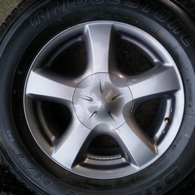 ล้อ v-cross ขอบ 17 สีเทา พร้อมยาง 255 65 17 ปี 15 ชุดล่ะ 18,500