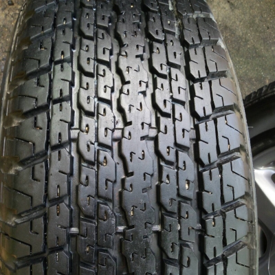 ล้อ v-cross ขอบ 17 สีเทา พร้อมยาง 255 65 17 ปี 15 ชุดล่ะ 18,500