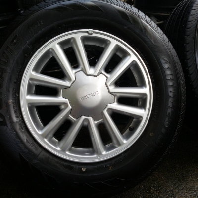 ล้อ all new ขอบ 16 พร้อมยาง 215 70 16 ปี 15 มีตุ่ม  มีสี มีเส้นสวยจัดครับ ชุดล่ะ 15,800