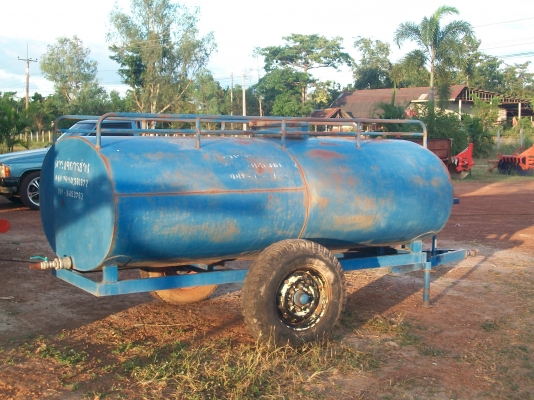 ขายครับแทรลเลอร์แท้งค์ 2000 ลิตร
