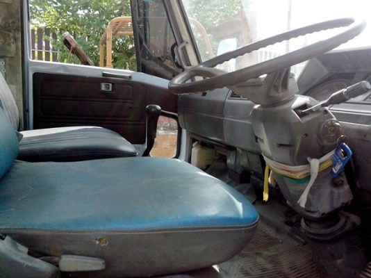 ขายรถบรรทุกหกล้อฮีโน่ KM779 เครื่อง 117 แรงม้าWO4D แน่นมากๆติดเครนทอดาโนท้องวี 2.9 ตัน 5 ปลอก 4 ชักส