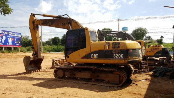 ขายแบคโฮ CAT 320C สภาพพร้อมใช้งาน ทำช่วงล่างใหม่ เอกสารเล่มทะเบียนพร้อม แอร์เย็น ราคาต่อรองได้ครับ