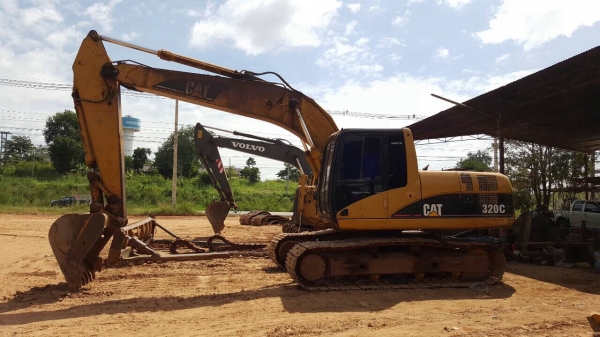 ขายแบคโฮ CAT 320C สภาพพร้อมใช้งาน ทำช่วงล่างใหม่ เอกสารเล่มทะเบียนพร้อม แอร์เย็น ราคาต่อรองได้ครับ