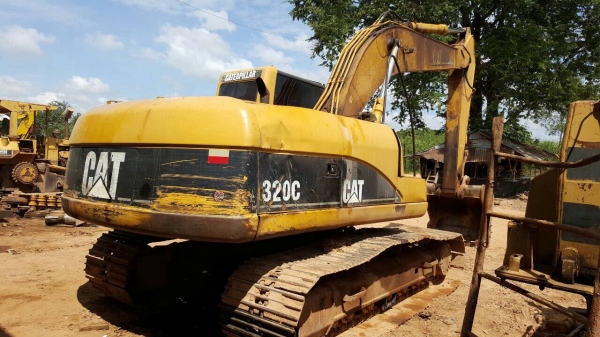 ขายแบคโฮ CAT 320C สภาพพร้อมใช้งาน ทำช่วงล่างใหม่ เอกสารเล่มทะเบียนพร้อม แอร์เย็น ราคาต่อรองได้ครับ