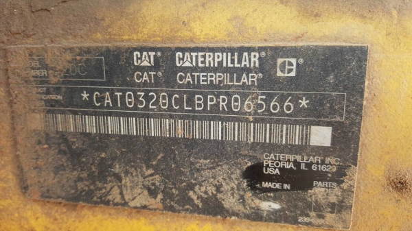 ขายแบคโฮ CAT 320C สภาพพร้อมใช้งาน ทำช่วงล่างใหม่ เอกสารเล่มทะเบียนพร้อม แอร์เย็น ราคาต่อรองได้ครับ