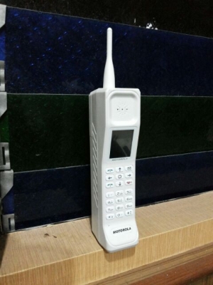 moto กระดูก ย้อนยุค 80 ใส่ได้ 2 ซิม แบตนาน ของใหม่นะ โปรแกรมอังกฤษ สุดเท่ห์ สีขาว ขนาด นํ้าหนัก เท่าของเดิมๆ moto กระดูก ย้อนยุค 80 ใส่ได้ 2 ซิม แบตนาน ของใหม่นะ โปรแกรมอังกฤษ สุดเท่ห์ สีขาว ขนาด นํ้าหนัก เท่าของเดิมๆ