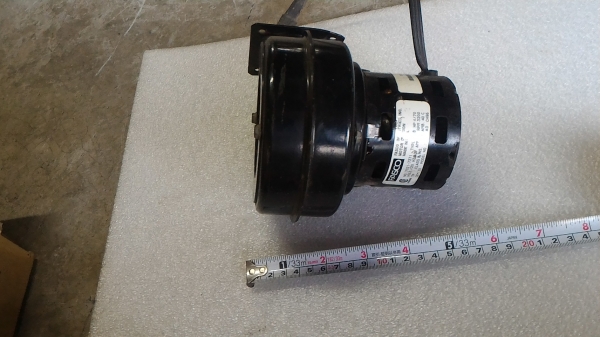 โบเวอร์แบบกรงกระรอก ยี่ห้อ FASCO ของเมริกา รอบการทำงานสูง 3200 รอบต่อนาที(มี 7 ตัว)