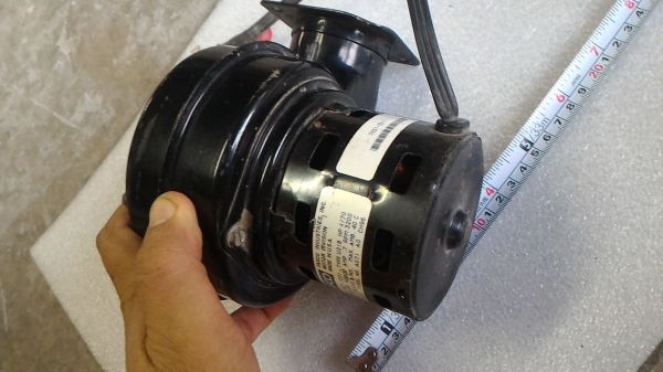 โบเวอร์แบบกรงกระรอก ยี่ห้อ FASCO ของเมริกา รอบการทำงานสูง 3200 รอบต่อนาที(มี 7 ตัว)