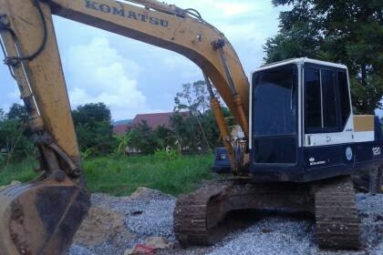 ขายรถขุด komatsu pc120-5ไฟฟ้าเต็ม เอกสารอินวอยซ์ ช่วงล่างเต็ม รถทำงานน้อย ตักหิน ทรายใส่โม่ปูน สภาพพร้อมใช้งาน เครื่องเดิมปั๊มแห้ง