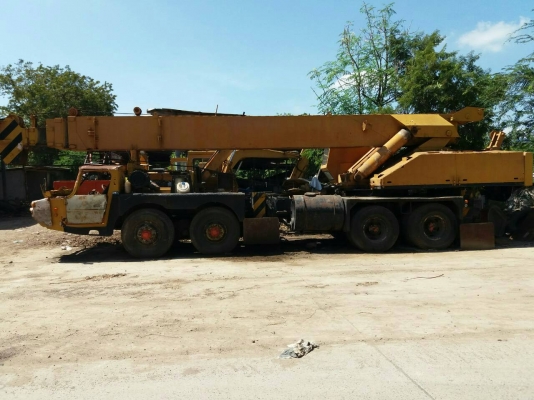 ขายรถเครน TANADO K351 35 ตัน 12 ล้อ ปั๊ม 2 ตอน ขาไขว้ เครื่อง 8 สูบ เอกสารเล่มทะเบียน ราคา 920000