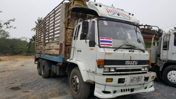 ขายรถบรรทุก 10 ล้อรั้ว ISUZU ROCKY 175 แรงม้า ราคา 520000