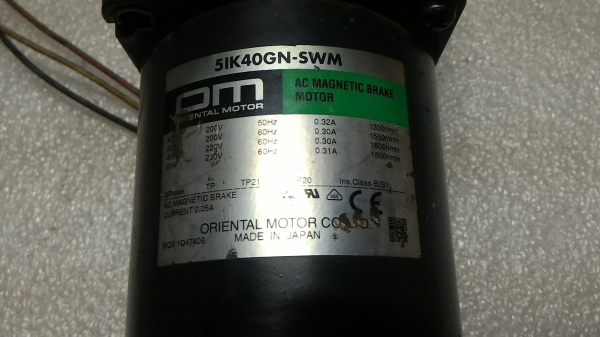 มอเตอร์เกียร์ทดรอบ ยี่ห้อ ORIENTAL MOTOR ขนาดกำลัง 40 W.  หมุนที่ 45 รอบต่อนาที