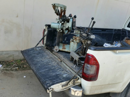 tractor-backhoe จัดส่งให้แล้วนะครับ สำหรับเครื่องบ่าไม้ ผ่าไม้ เก่าญี่ปุ่นครับ ส่งที่ขนส่งนะครับ