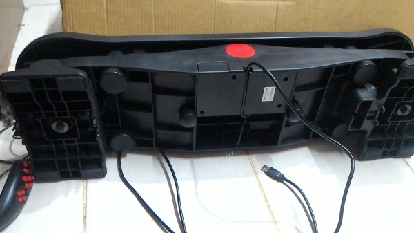 เครื่องเล่น สเก็ตบอร์ด เซิร์ฟ และ สโนว์บอร์ด เชื่อมต่อกับคอมพิวเตอร์ด้วย USB