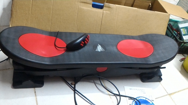 เครื่องเล่น สเก็ตบอร์ด เซิร์ฟ และ สโนว์บอร์ด เชื่อมต่อกับคอมพิวเตอร์ด้วย USB