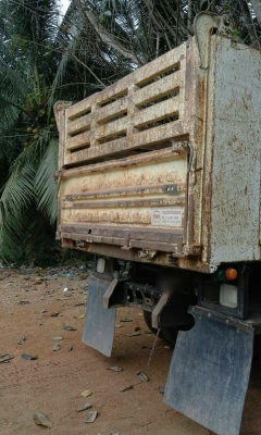 รถอีซูซุ 6 ล้อดั้ม FRR 210 แรงม้า  ปี 55.  ( รถวิ่ง 1xx,xxx กม. )     สนใจติดต่อ   081 - 6079515