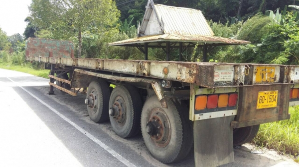 หางพื้นเรียบ3คานแท้ปี2548...ของสามมิตร SMMและPANUS สภาพดี ยางมีครบ เล่มพร้อม