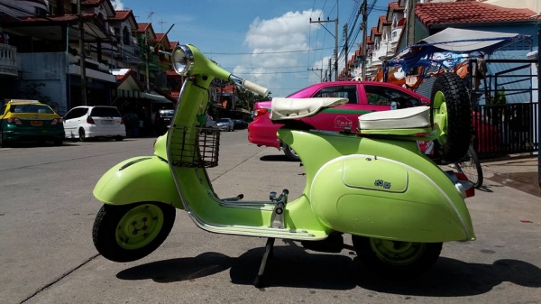 ขาย vespa 64 บาโก้แปลง พร้อมทะเบียน สภาพดีสีสวย เครื่องดีครับพร้อมขี่กลับได้เลยครับ ราคา 59,000 บาทครับ สนใจติดต่อ 0826336557 โป้งครับ รับแลกรับเทรินทุกรุ่นครับ.