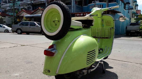 ขาย vespa 64 บาโก้แปลง พร้อมทะเบียน สภาพดีสีสวย เครื่องดีครับพร้อมขี่กลับได้เลยครับ ราคา 59,000 บาทครับ สนใจติดต่อ 0826336557 โป้งครับ รับแลกรับเทรินทุกรุ่นครับ.