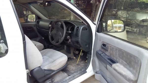 ขายด่วนครับ ISUZU D MAX 2500 SLX HI TEQ   ปี 05 รถสวยครับ พร้อมใช้งาน