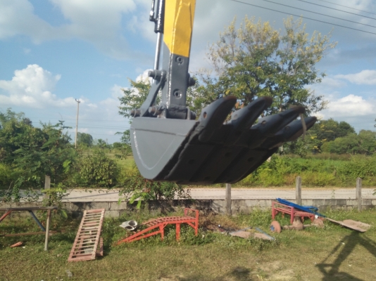 ขายแบ็คโฮ  KOMATSU PC20-3