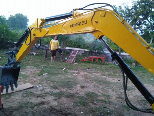 ขายแบ็คโฮ  KOMATSU PC20-3