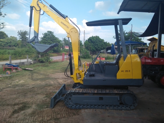 ขายแบ็คโฮ  KOMATSU PC20-3