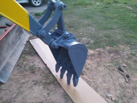 ขายแบ็คโฮ  KOMATSU PC20-3