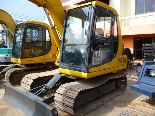 ขายรถขุด KOMATSU PC60-7 มีหลายคัน ขายรถขุด KOMATSU PC60-7 มีหลายคัน
