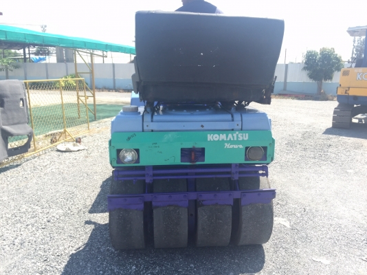 ขายรถบดKomatsuรุ่นJV25CW-2 หน้าเหล็กหลังยาง4เส้น นำเข้าญี่ปุ่น ไม่เคยใช้งานในไทยมีเอกสารพร้อมจดทะเบียน เอวอ่อน หนัก2.5ตันบดอัดสั่นสเทือนได้ สภาพดีพร้อมใช้งาน