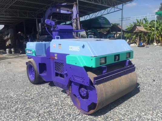 ขายรถบดKomatsuรุ่นJV25CW-2 หน้าเหล็กหลังยาง4เส้น นำเข้าญี่ปุ่น ไม่เคยใช้งานในไทยมีเอกสารพร้อมจดทะเบียน เอวอ่อน หนัก2.5ตันบดอัดสั่นสเทือนได้ สภาพดีพร้อมใช้งาน