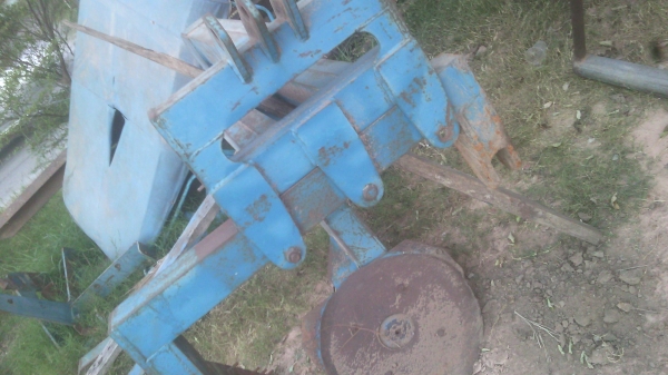 ขายผานขุดมันใส่รถไถฟอร์ด